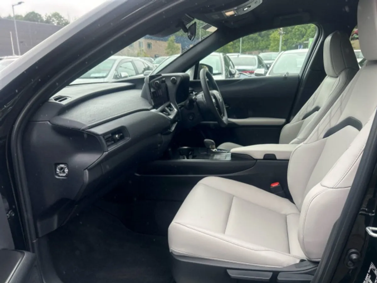 Lexus UX250h Ux300h F-sport Design - Image 3