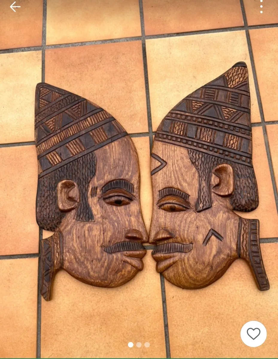 Lot of 2 masks in wood