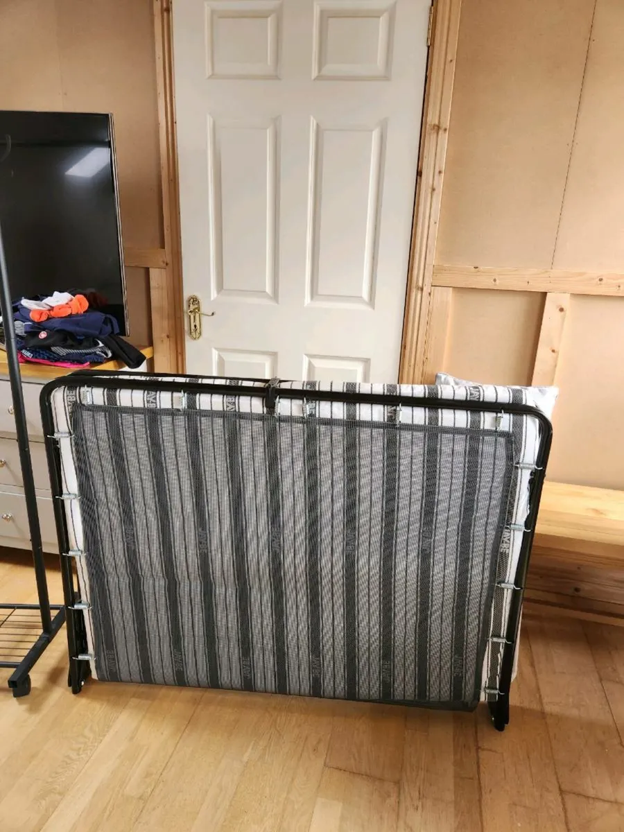 Gay bee Double folding bed - Image 1