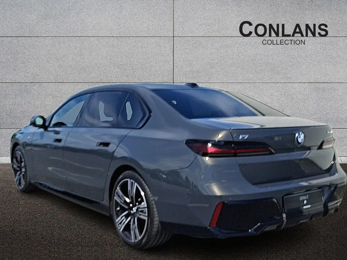 BMW i7 0.0 Litre Electric - Image 2