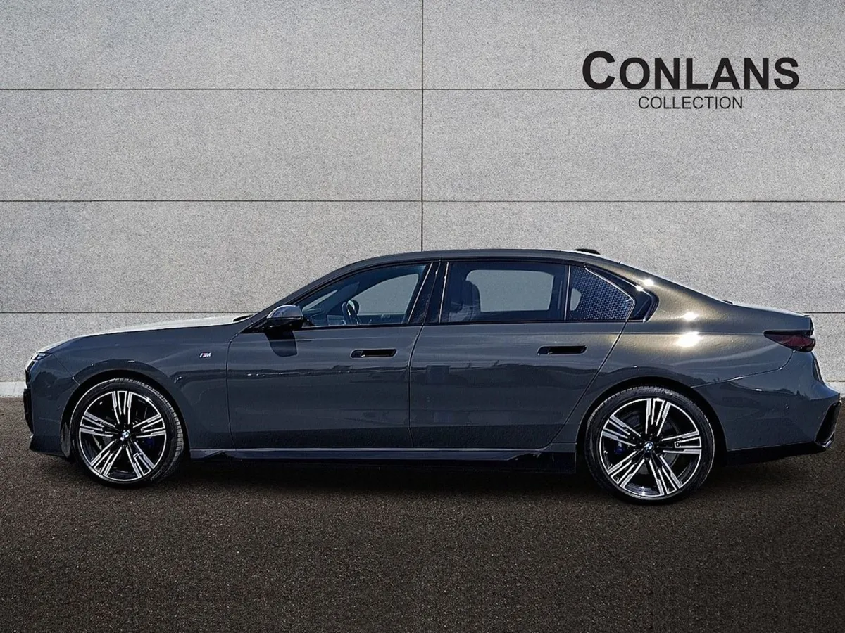 BMW i7 0.0 Litre Electric - Image 3