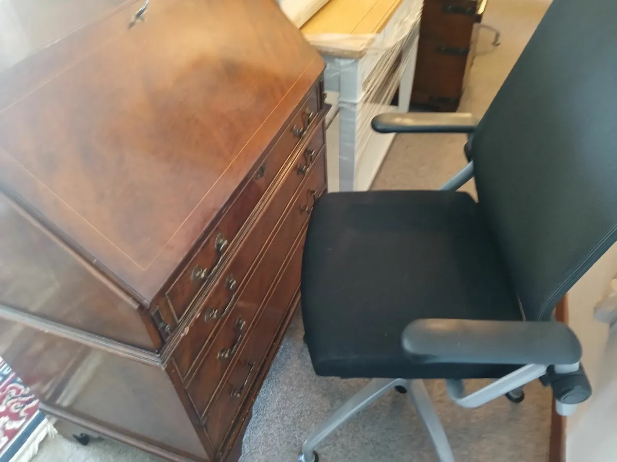 Buro reception desk with  office chair del - Image 1