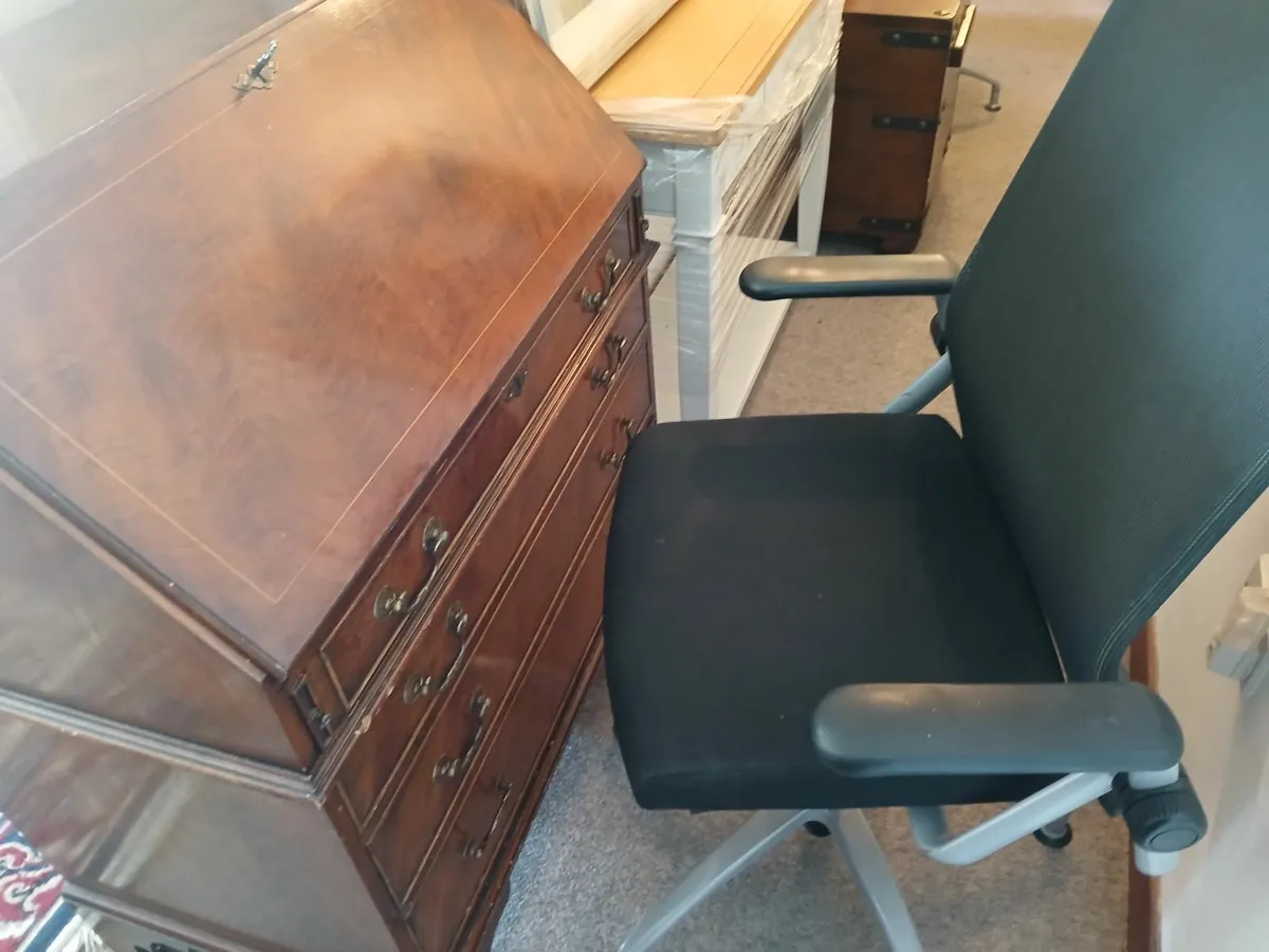 Buro reception desk with  office chair del - Image 2