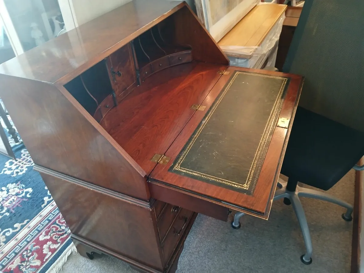 Buro reception desk with  office chair del - Image 3