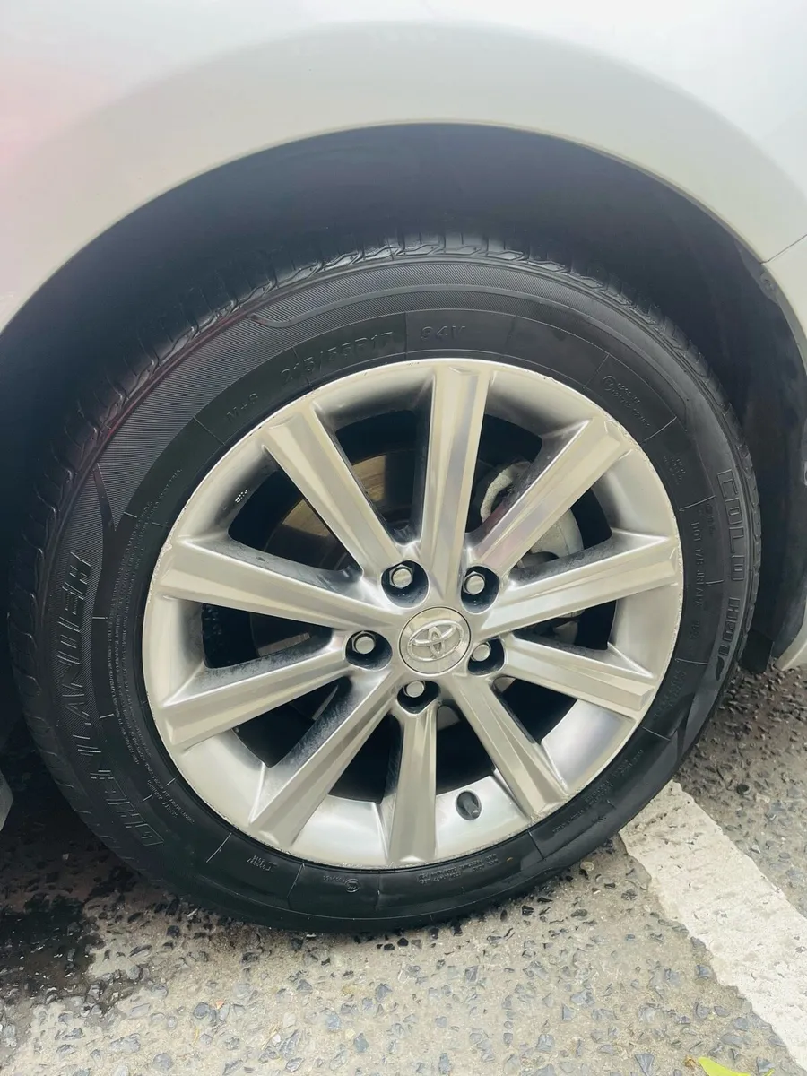 Toyota Camry hybrid 2.5 - Image 4