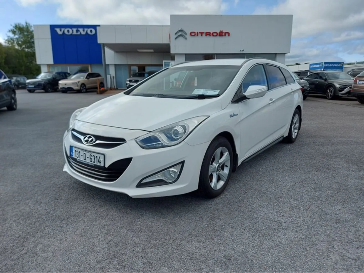 Hyundai i40 Executive 4DR - Image 1