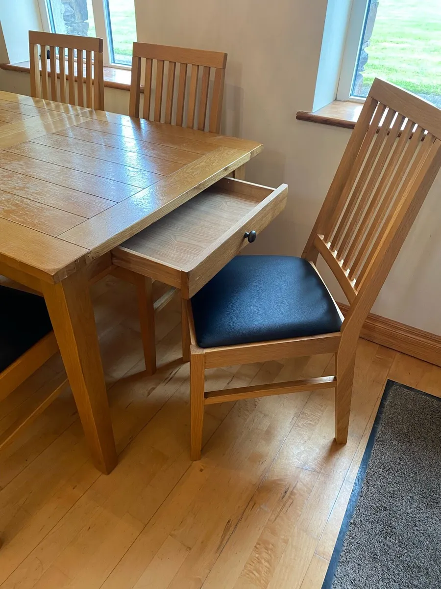 Kitchen table - Image 3