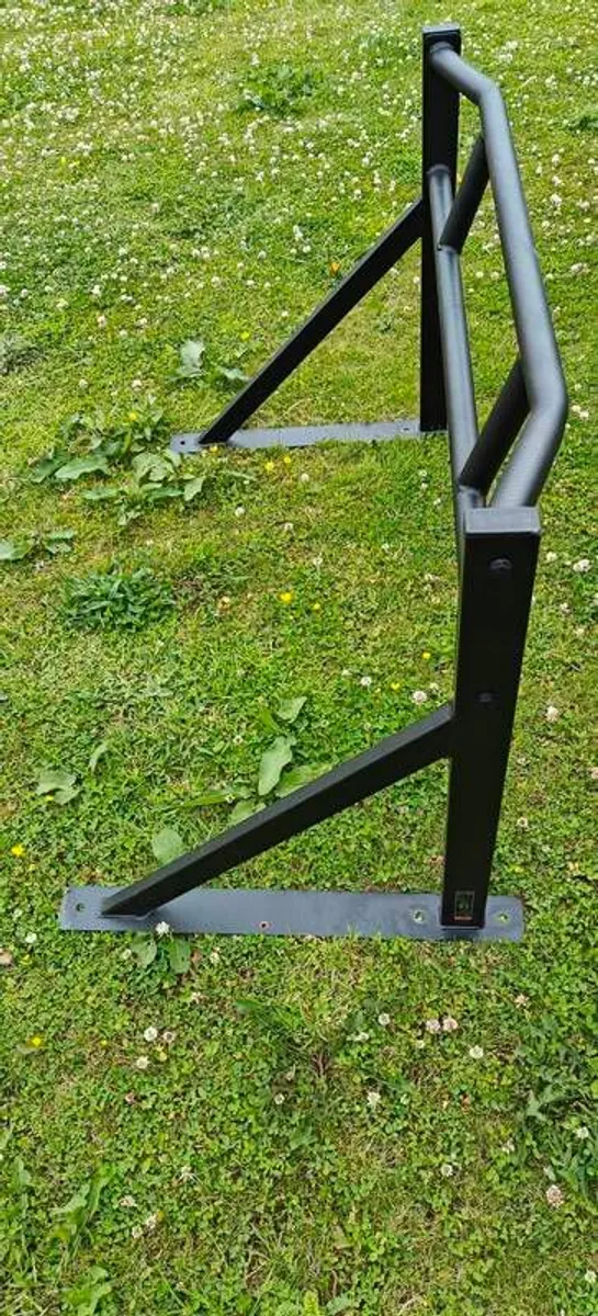 Indoor and Outdoor Wall-Mounted Pull-Up Bar - Image 3