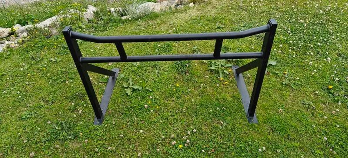 Indoor and Outdoor Wall-Mounted Pull-Up Bar - Image 4