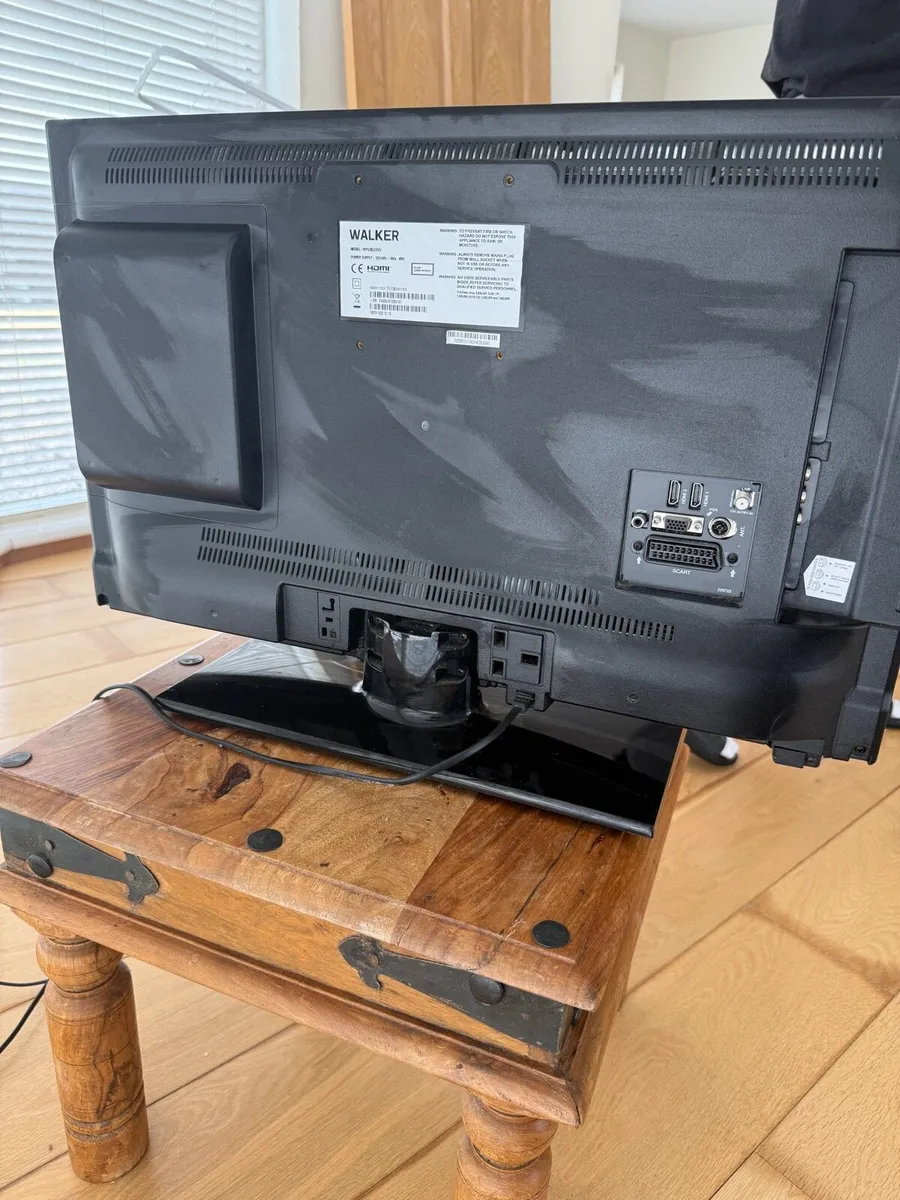 Walker Screen/ TV - Image 2