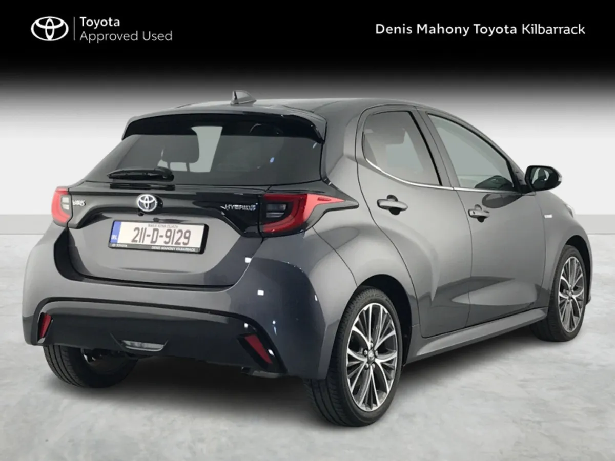 Toyota Yaris YARIS HYBRID PLATINUM - Image 2