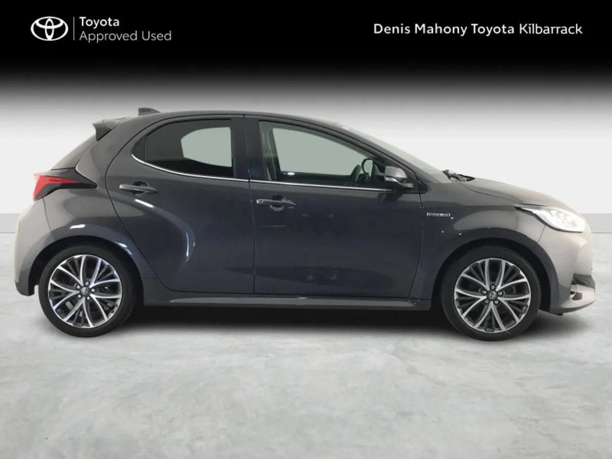 Toyota Yaris YARIS HYBRID PLATINUM - Image 3