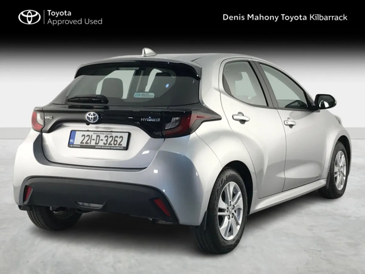 Toyota Yaris HYBRID LUNA - Image 2