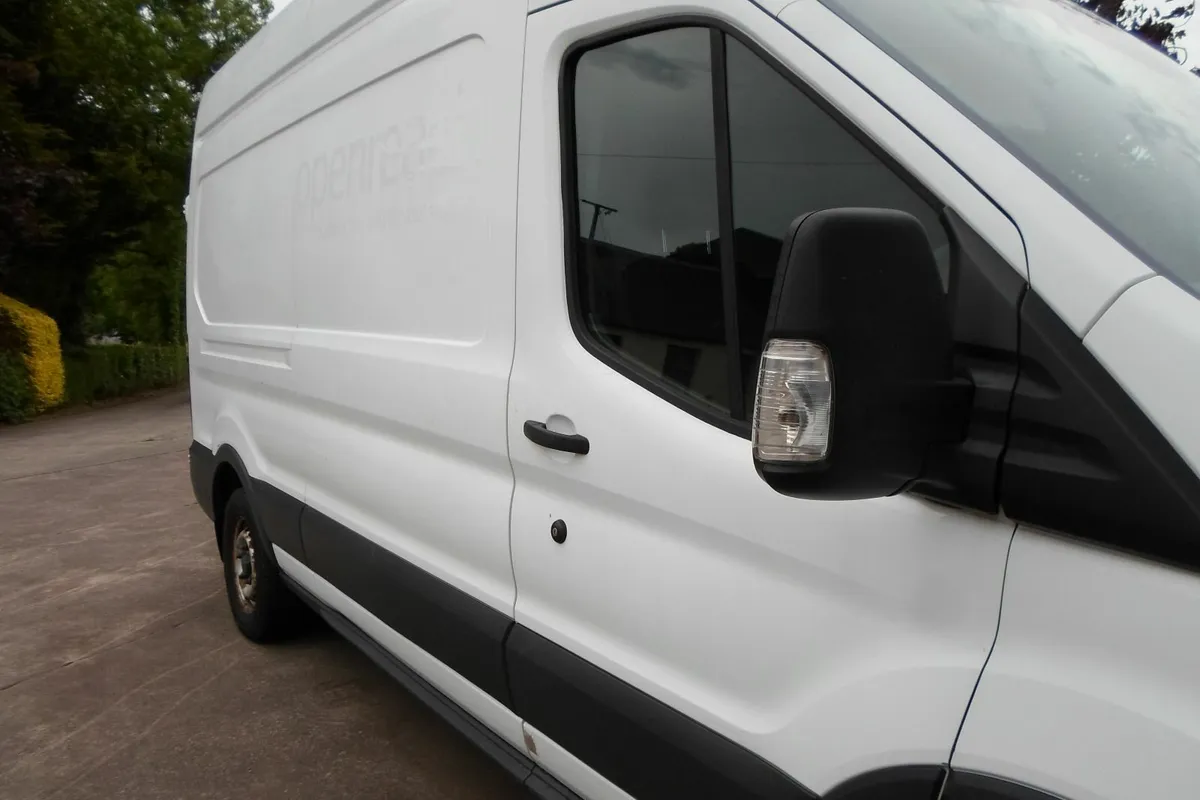 Ford Transit - Image 4