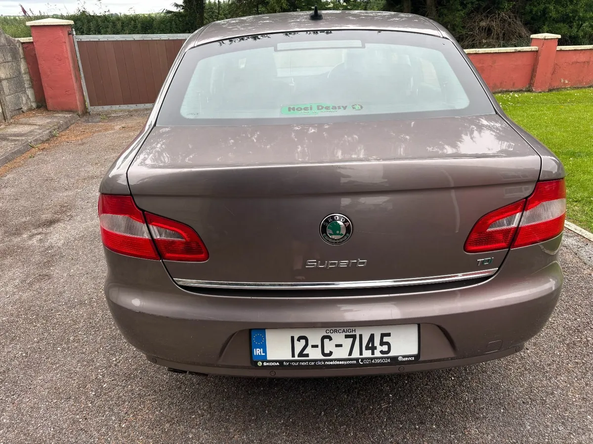 Top of the range Skoda Superb  2012 2.0tdi - Image 4