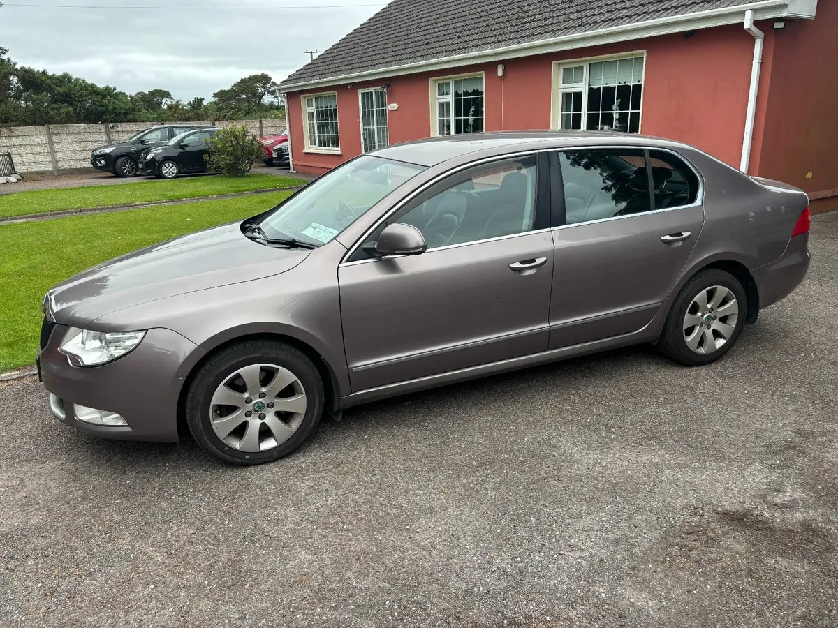 Top of the range Skoda Superb  2012 2.0tdi - Image 3
