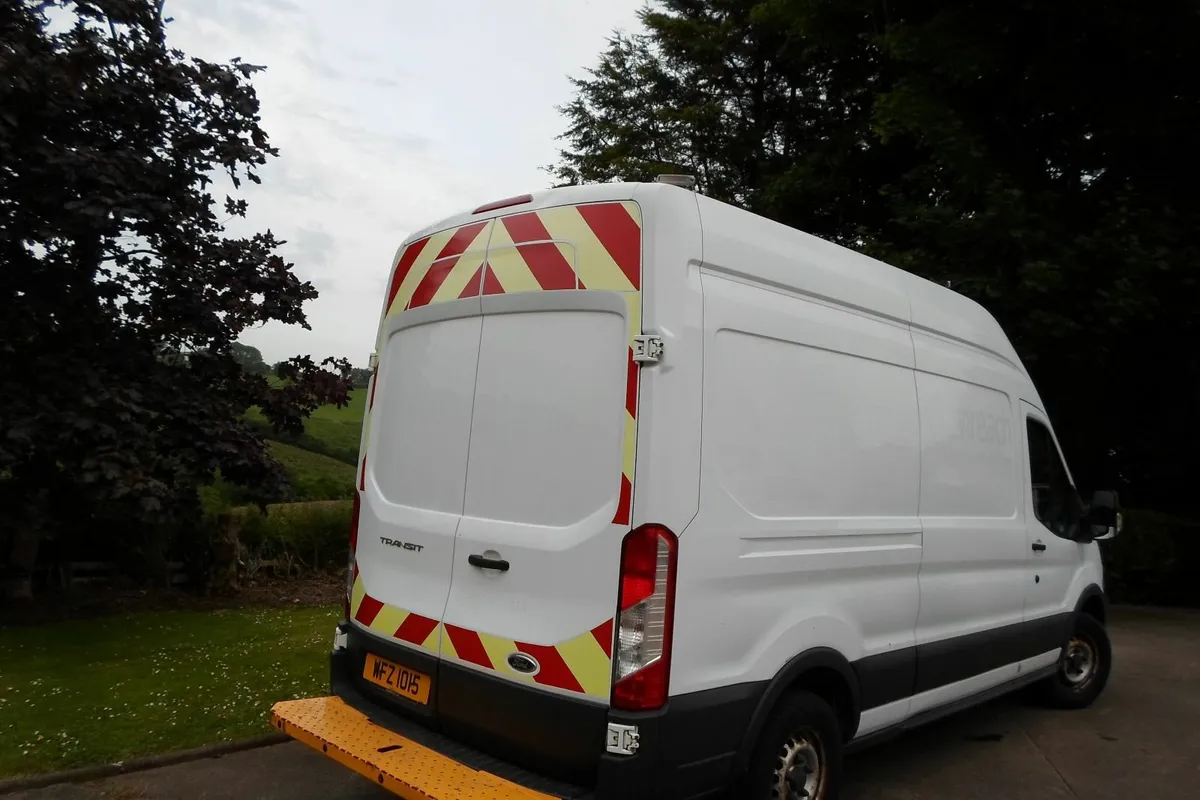 Ford Transit - Image 2