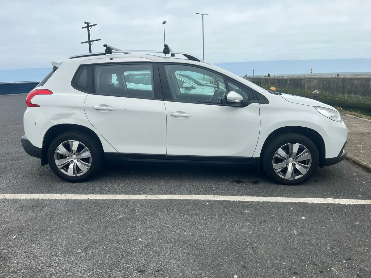 Peugeot 2008 - Image 2