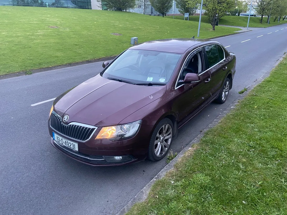 2015 Skoda Superb - Automatic - Image 3