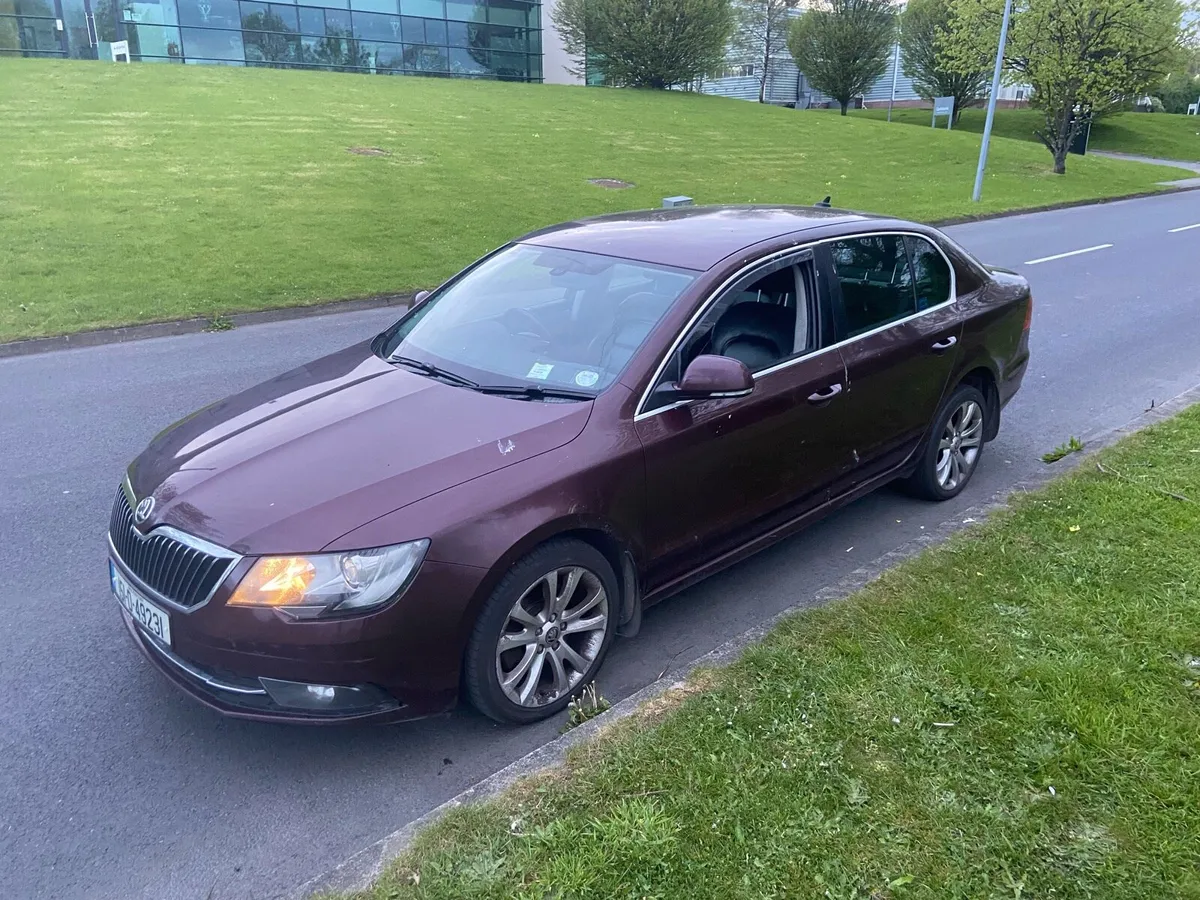 2015 Skoda Superb - Automatic - Image 4