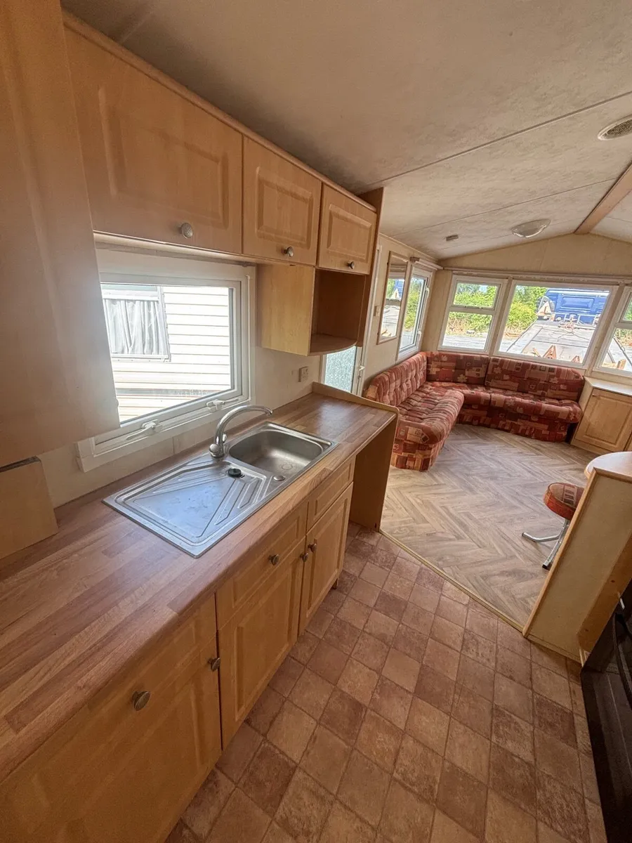 Mobile home (10ft wide) Double glazed - Image 3
