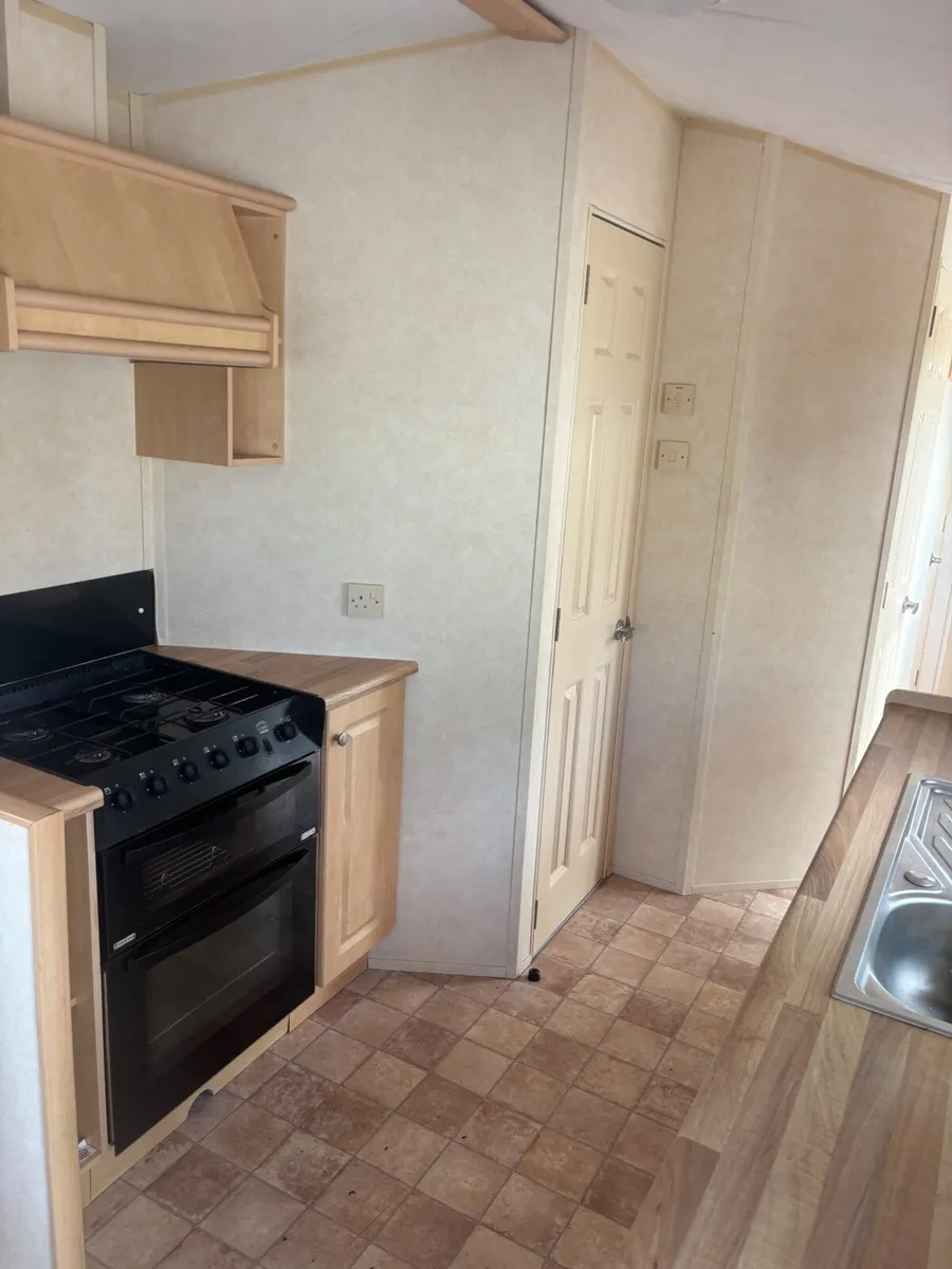 Mobile home (10ft wide) Double glazed - Image 4