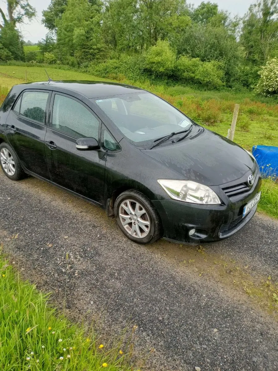 Toyota auris 2011 - Image 2