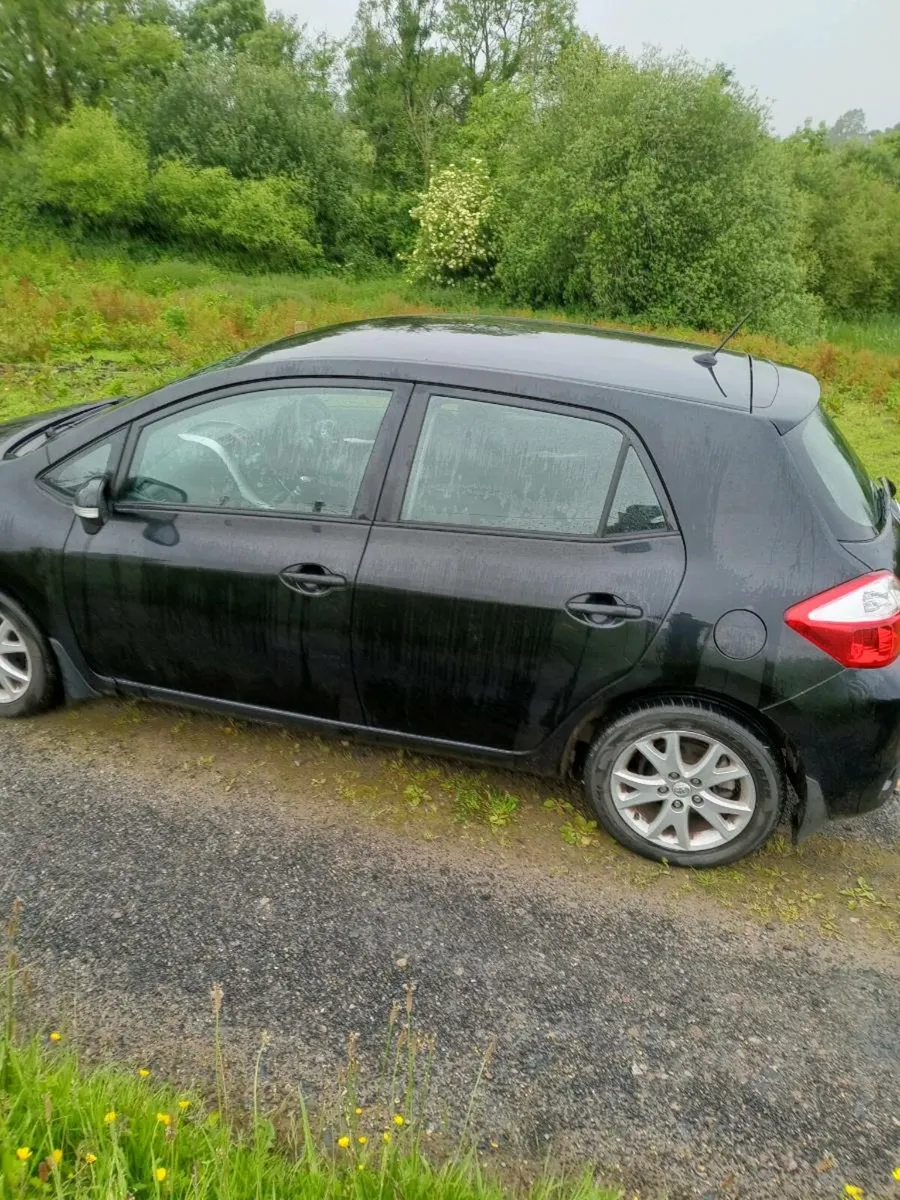 Toyota auris 2011 - Image 4