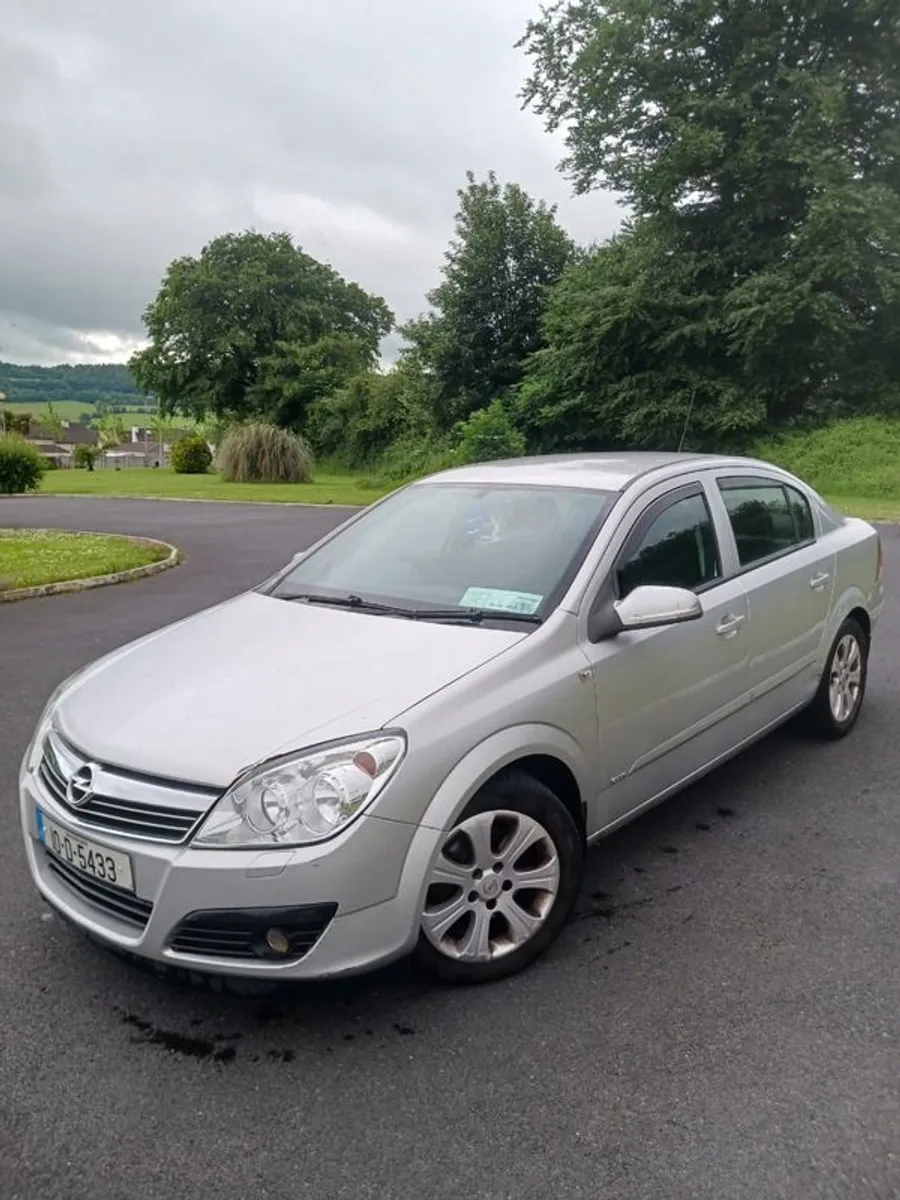 2010 Opel Astra - Image 2
