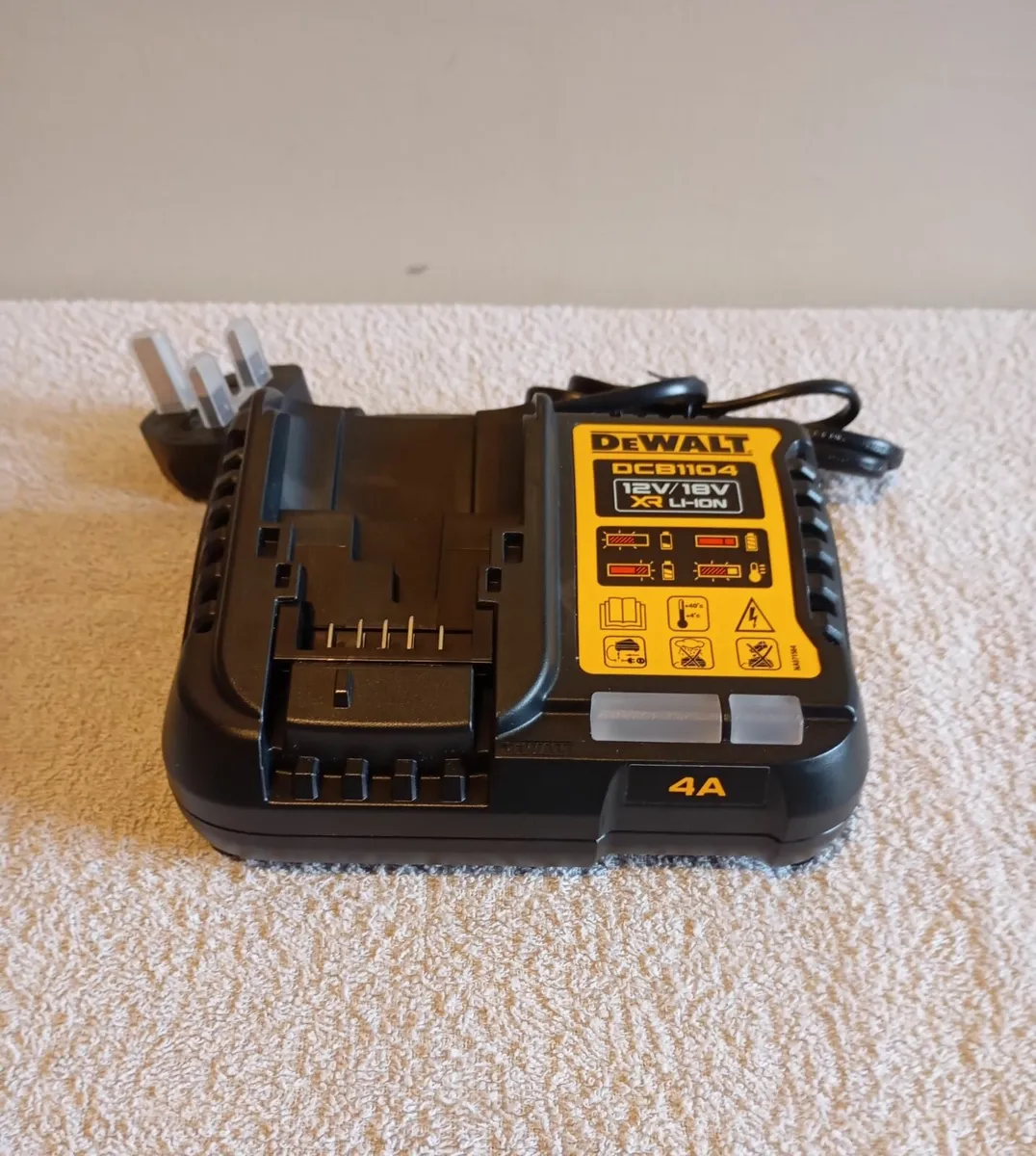 DeWalt Charger & Batteries - Image 3