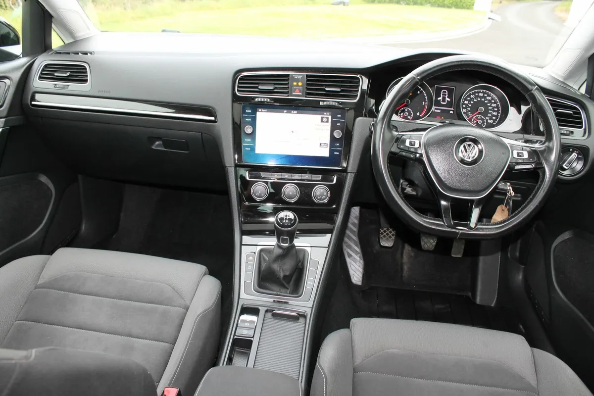 2017 VW Golf 1.6 TDI GT Sunroof - Image 4