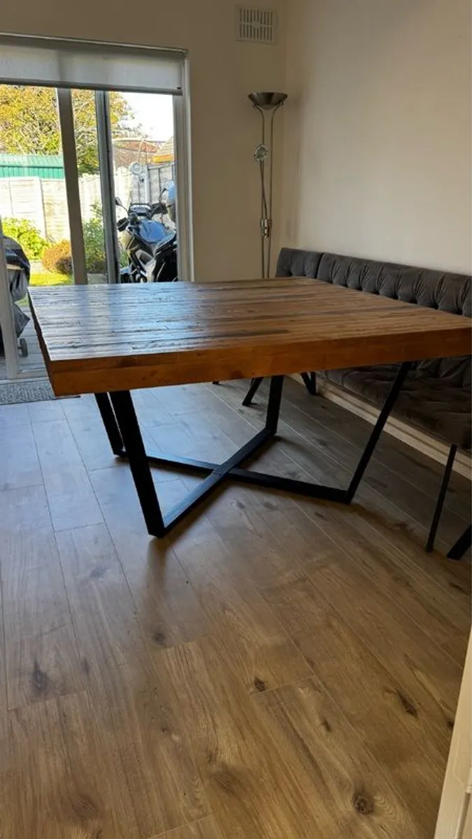 Square Dining Table - 147x147 cm - Image 1