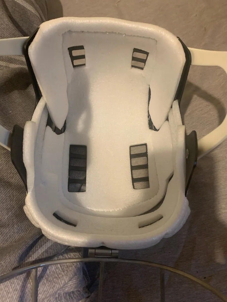Gola helmet - Image 4