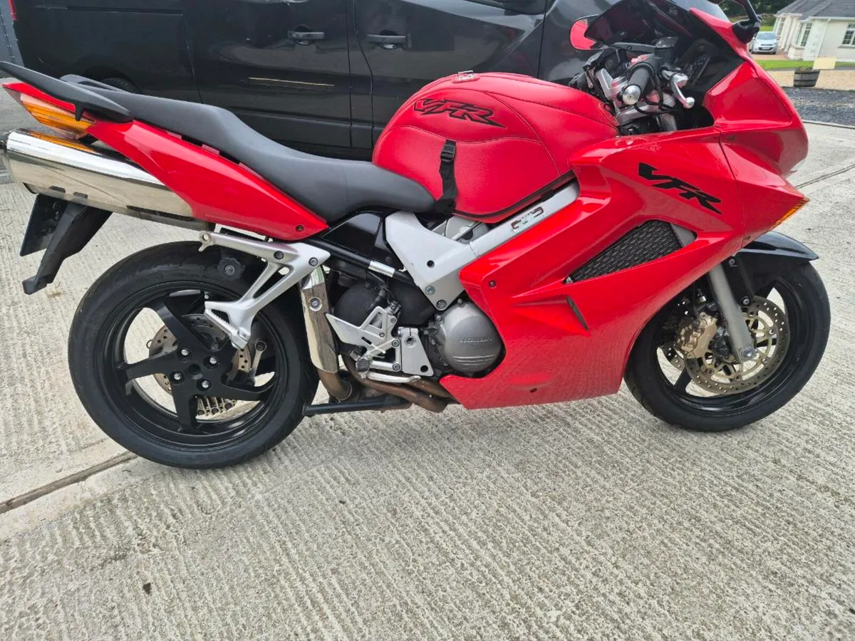 Honda vfr800 VTec - Image 1