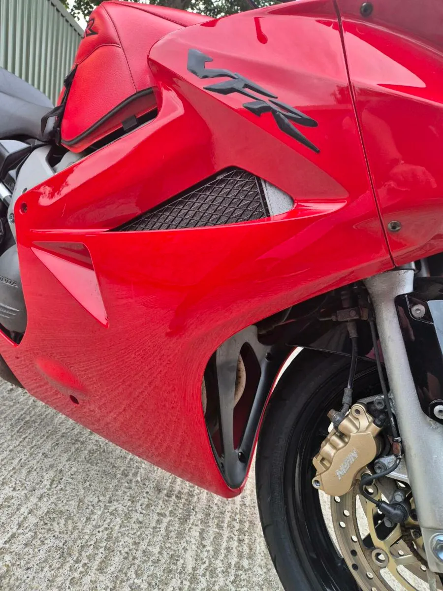 Honda vfr800 VTec - Image 2