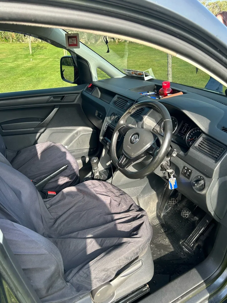 202 VW Caddy - Image 4