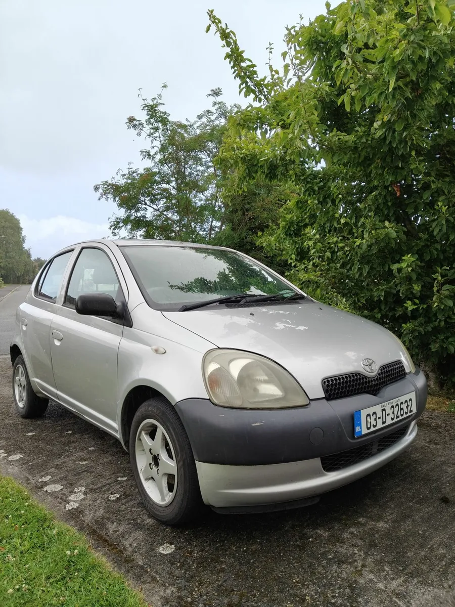 Toyota Yaris 2003 - Image 2