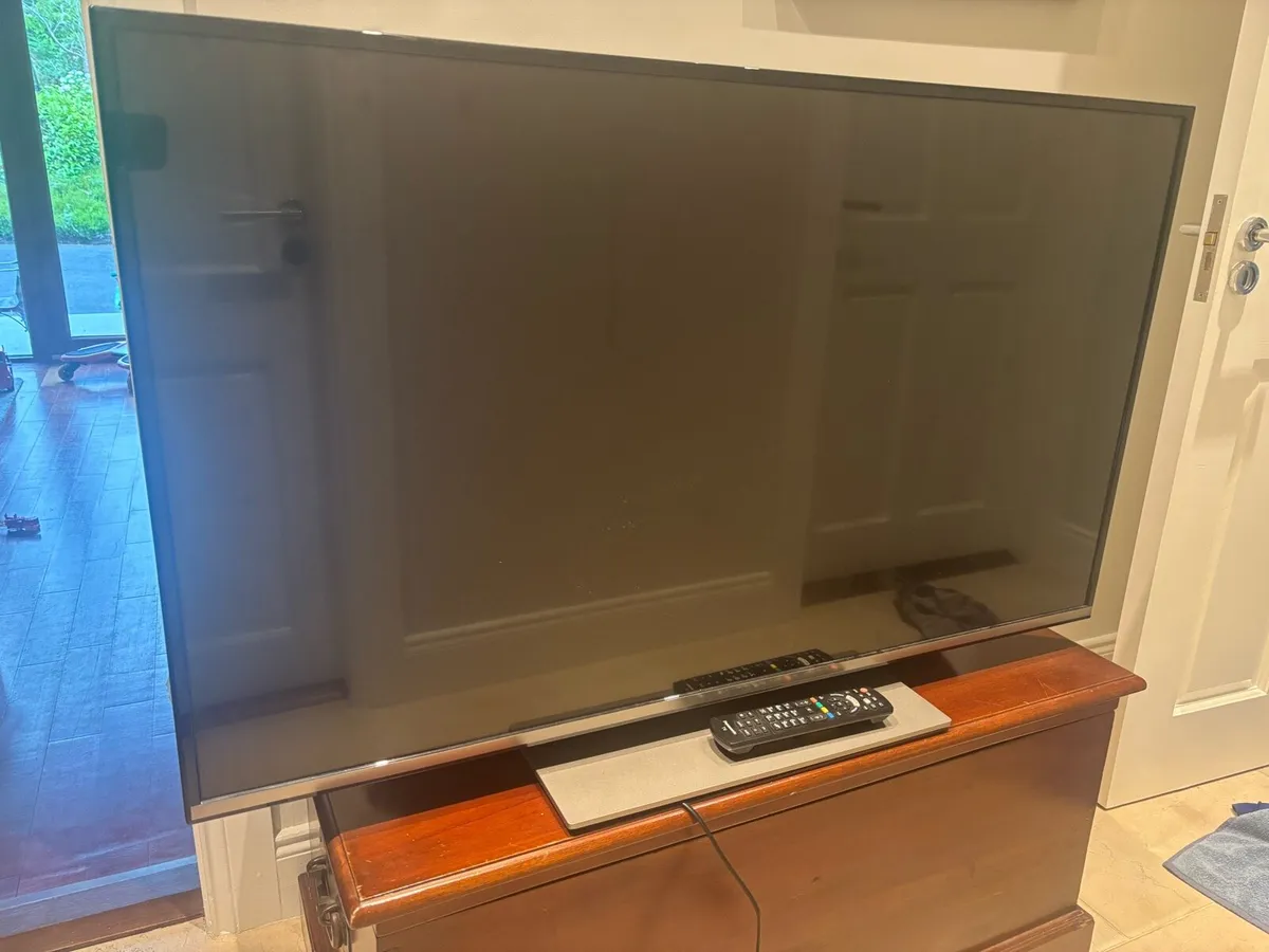 Panasonic television - Image 1