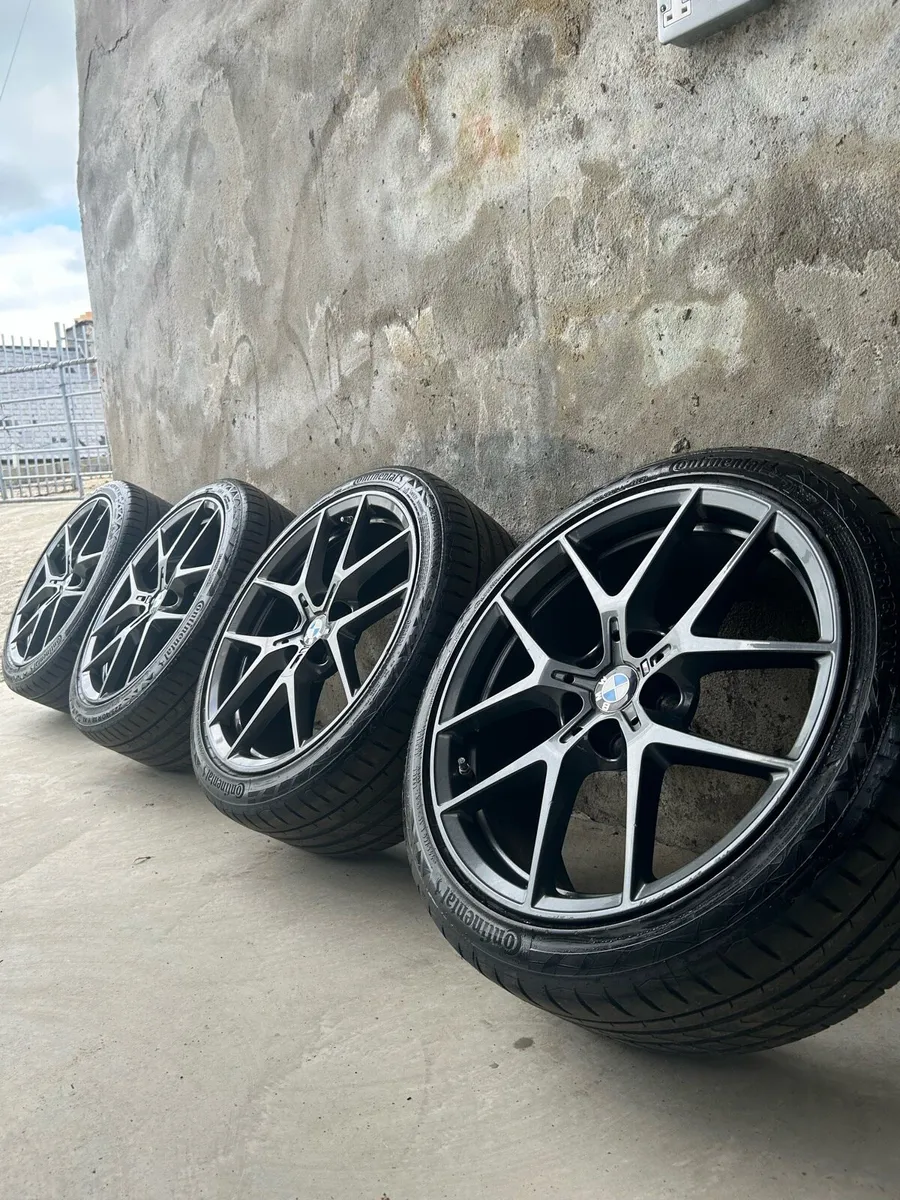 18” GENUINE BMW 2 SERIES ALLOY WHEELS & TYRES - Image 1