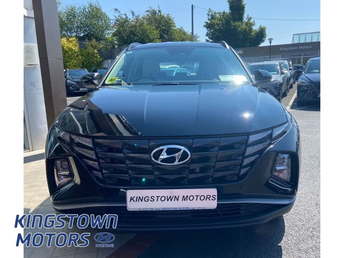 Hyundai Tucson Executive 2WD 5DR - Image 2