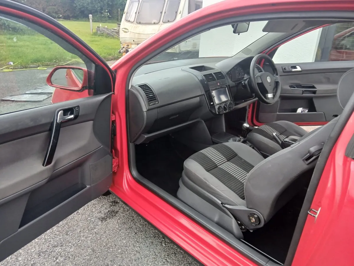 Volkswagen polo - Image 4