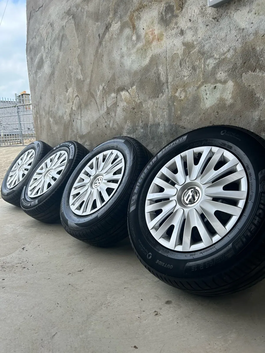 15” VOLKSWAGEN CADDY ALLOY WHEELS & TYRES - Image 1