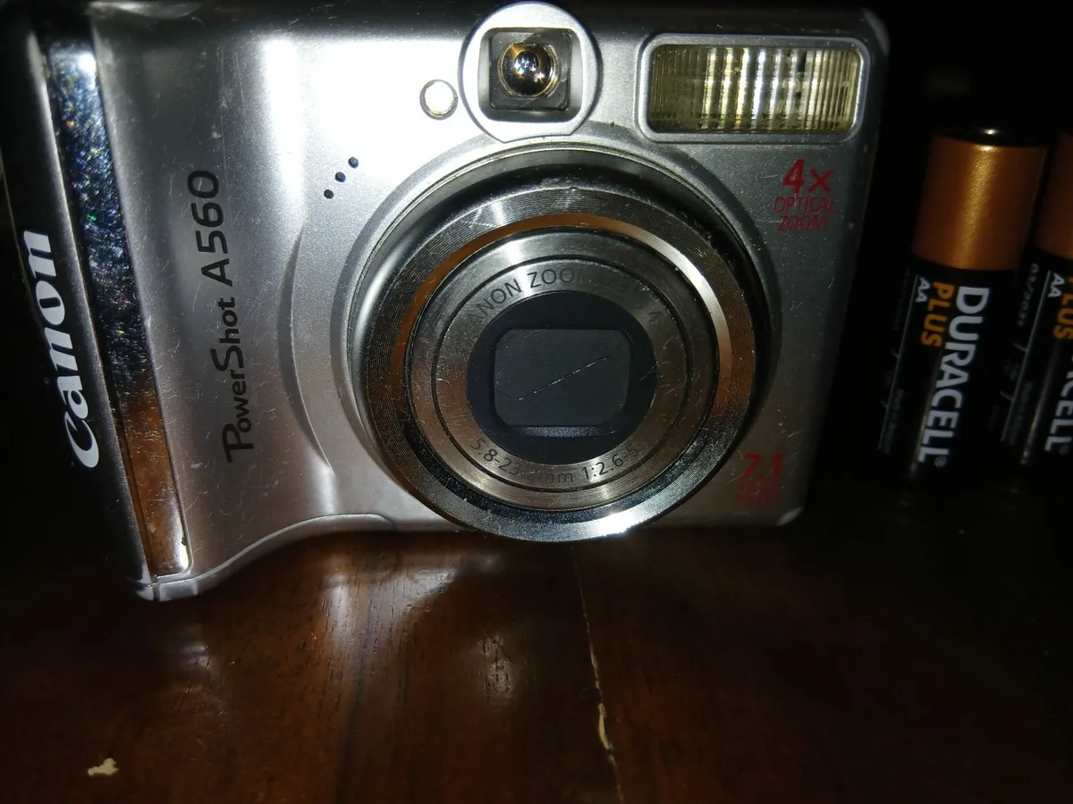 Canon compact digital camera