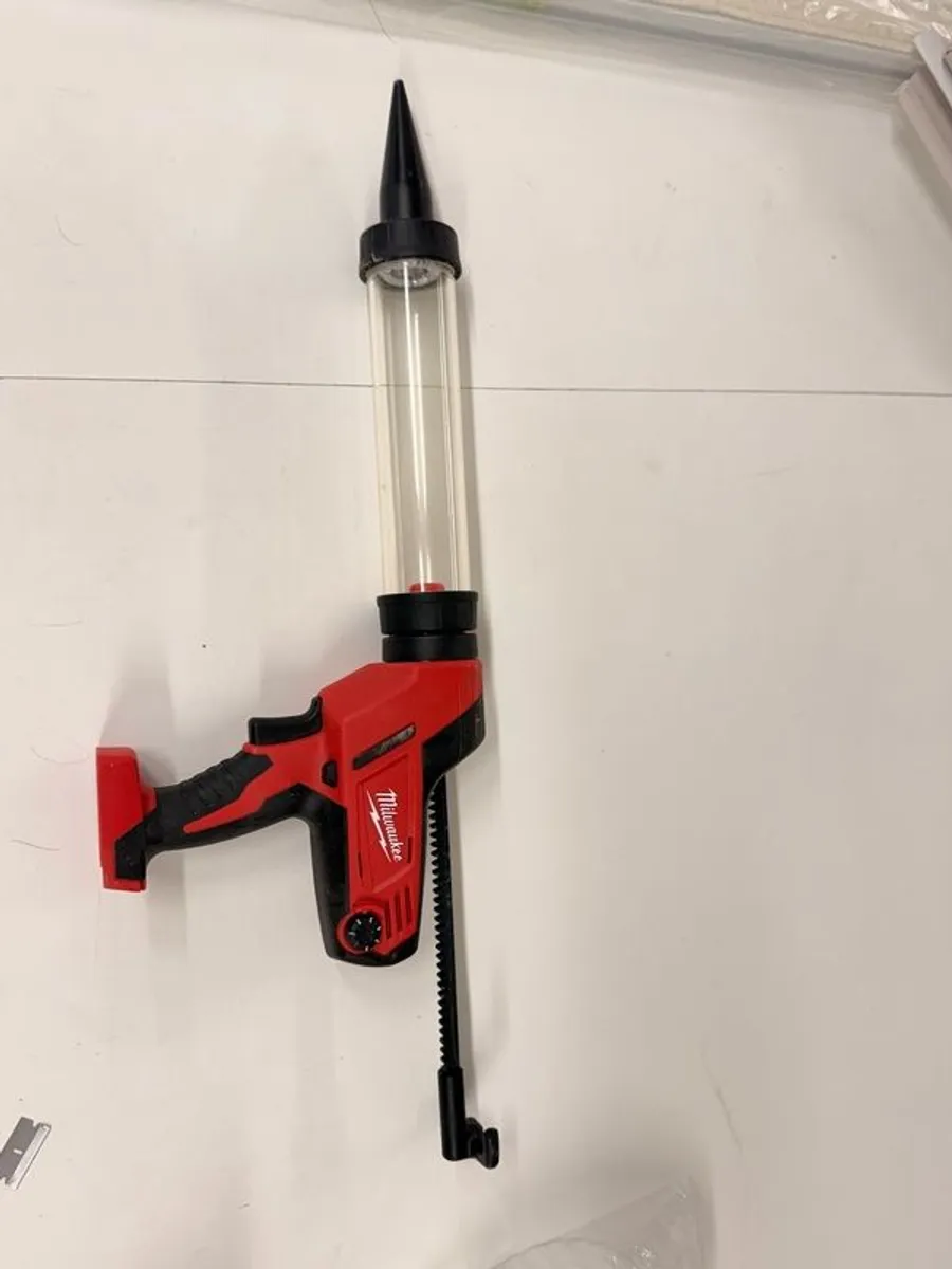 Milwaukee caulk gun 18v c18pcg - Image 1
