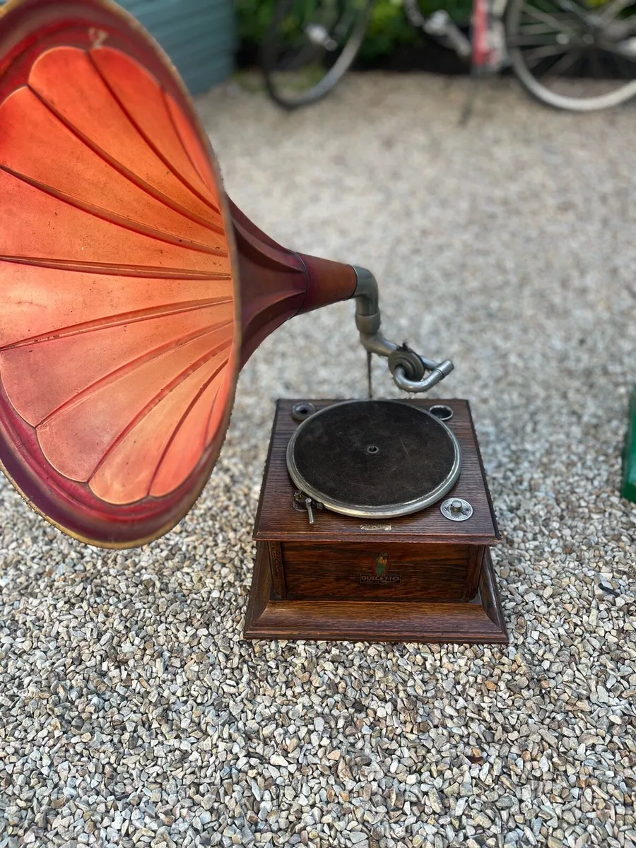 Antique Dulcetto Horn Gramophone - Image 2