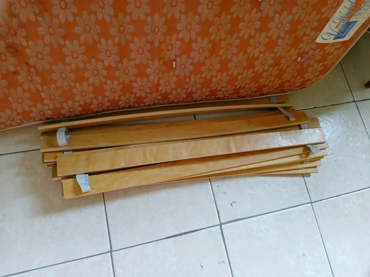 Bed - Image 1