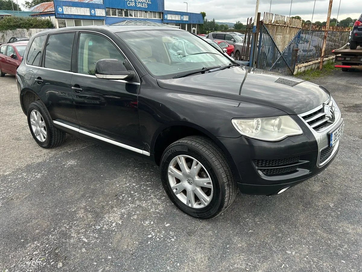 Volkswagen Touareg Commercial Automatic - Image 2