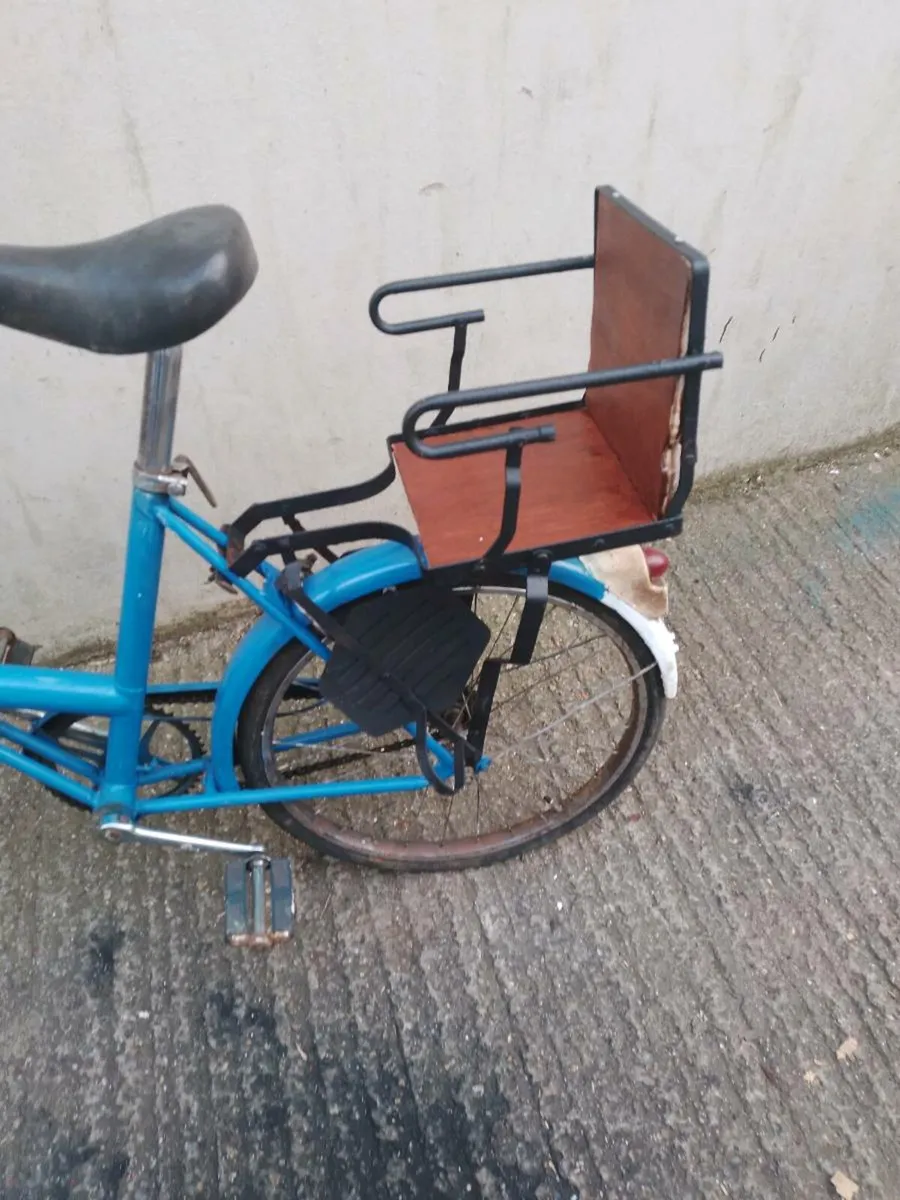 Old bicycle - Image 1