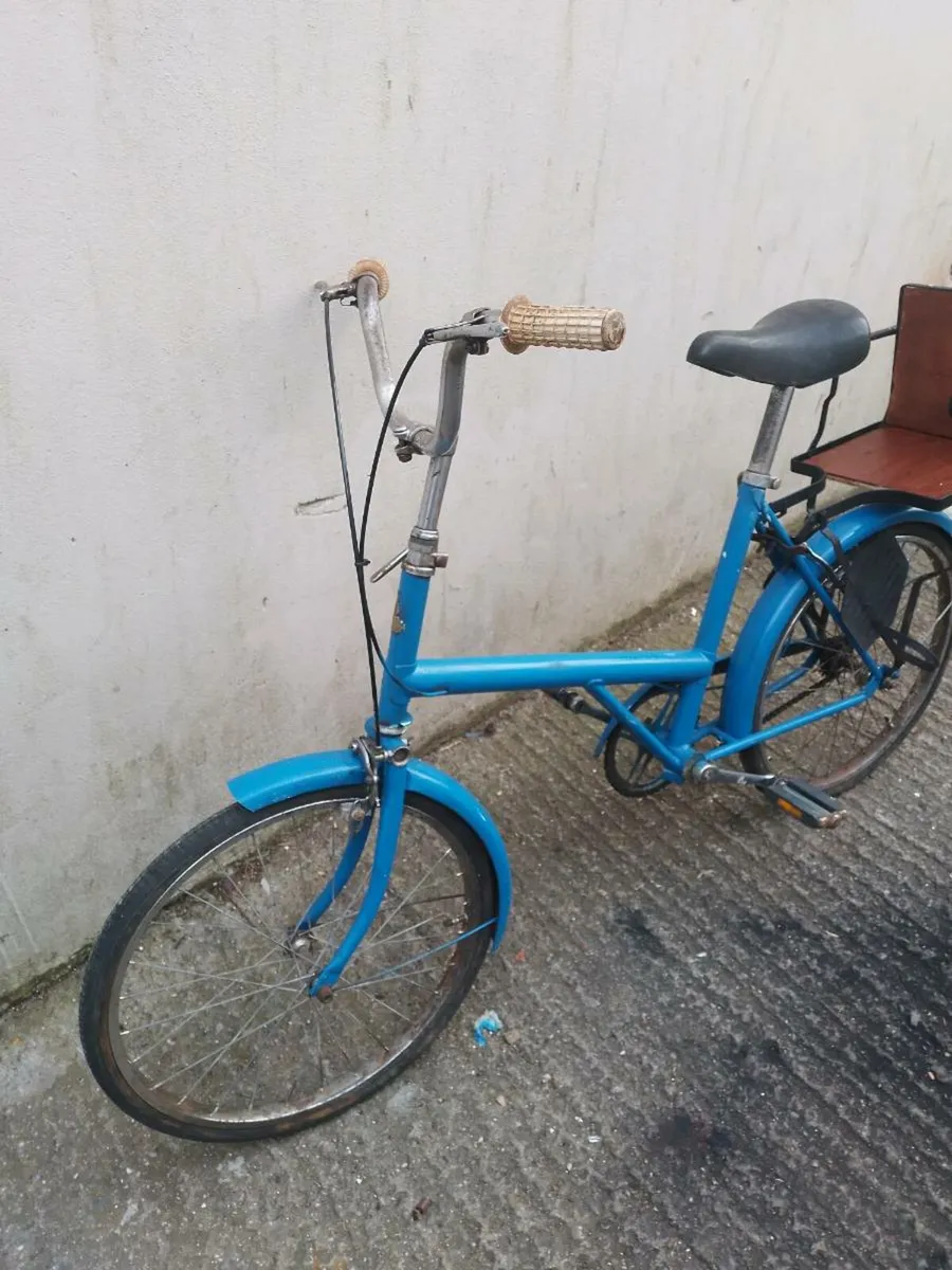 Old bicycle - Image 3