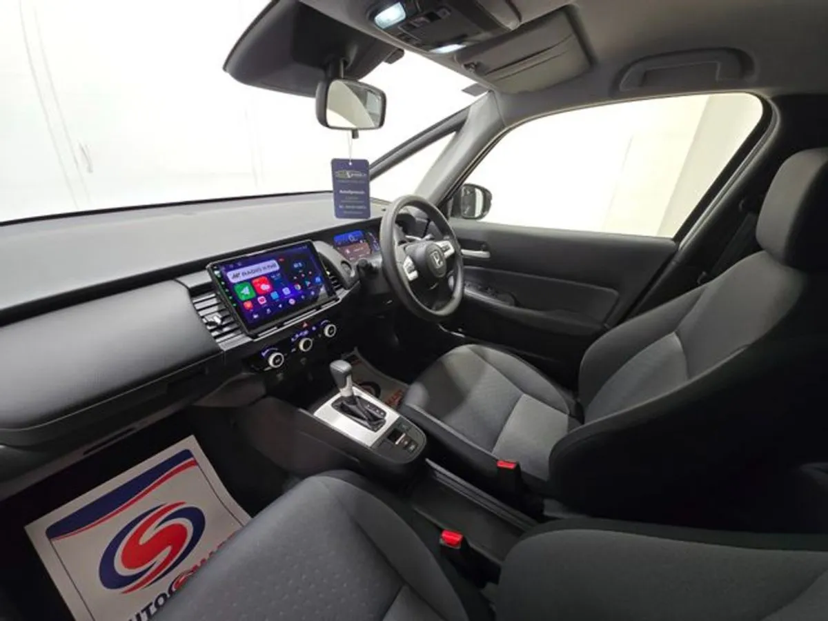Honda Fit E hev Basic Hybrid  Automatic  Reversin - Image 2